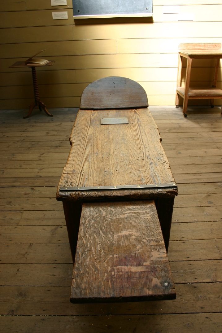 Operating table, Old Operating Theatre & Herb Garret, London - 02.JPG